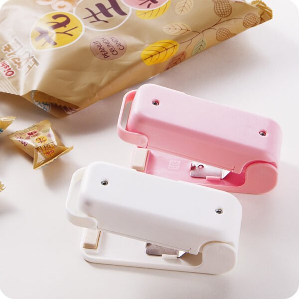 Portable-Mini-Sealer-Home-Heat-Bag-Plastic-Food-Snacks-Bag-Sealing-Machine-2.jpg Mini Sealer – Portable Heat Bag Sealing Machine
