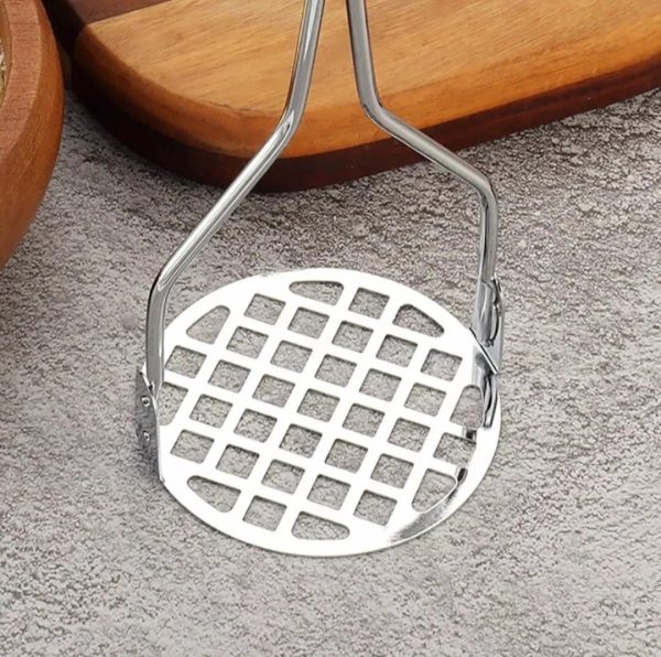 Potato Masher Stainless Steel Manual Kitchen Vegetable Ricer Fruit Banana Egg Crusher Tool (Random Color)